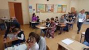Rodzice i dzieci z Publicznej Szkoły Podstawowej Sióstr Pijarek w Rzeszowie